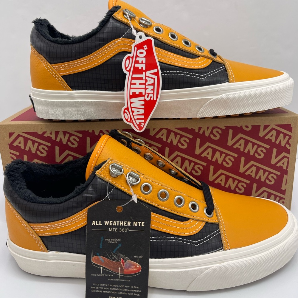 Vans Men’s Old Skool All Weather Mte
(Mte) Apricot/Black Sneakers
VN0A348F2NF